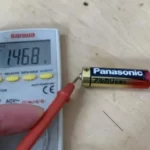 (筆者撮影)バッテリー測定の写真